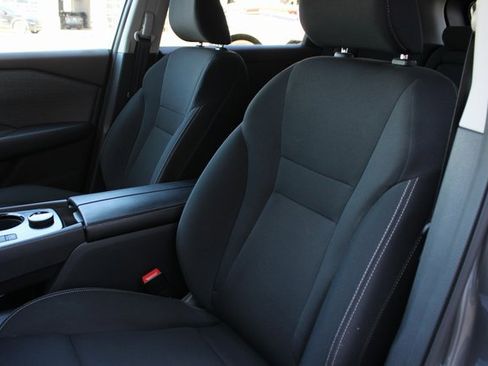 Used 2023 Nissan Rogue S image 25