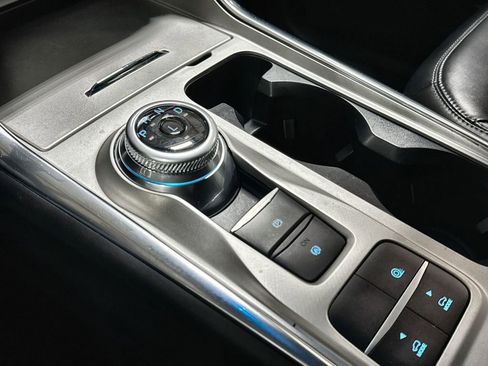 Used 2022 Ford Explorer XLT w/ Equipment Group 202A image 23