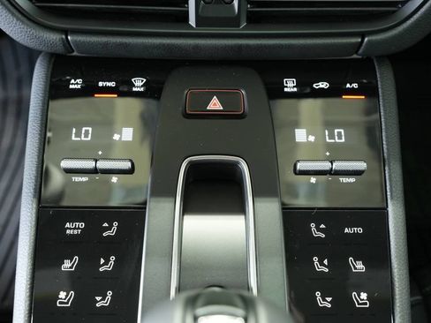 New 2025 Porsche Macan image 21