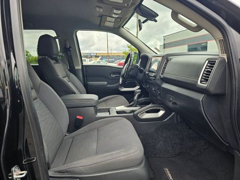 Used 2022 Nissan Frontier SV RWD image 10
