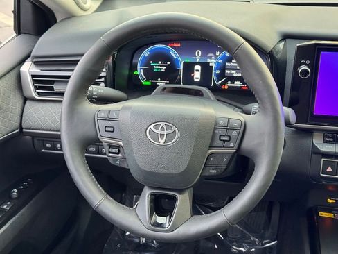Used 2025 Toyota Camry XLE w/ Premium Plus Package image 18