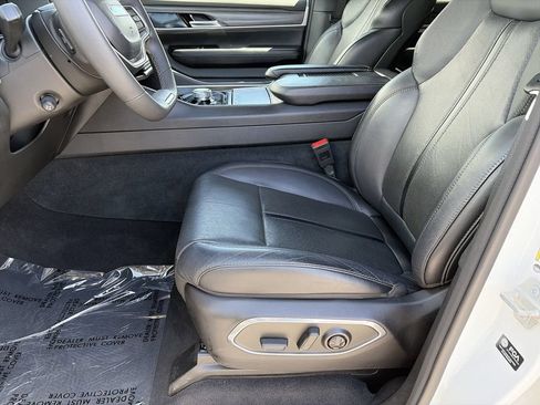 Used 2024 Jeep Wagoneer Series II w/ Flexible Seating Group RWD image 20
