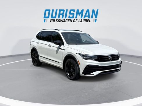 Used 2023 Volkswagen Tiguan SE R-Line FWD image 2