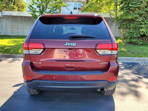 Used 2020 Jeep Grand Cherokee Laredo AWD/4WD image 4