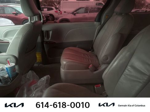 Used 2012 Toyota Sienna XLE AWD/4WD image 9