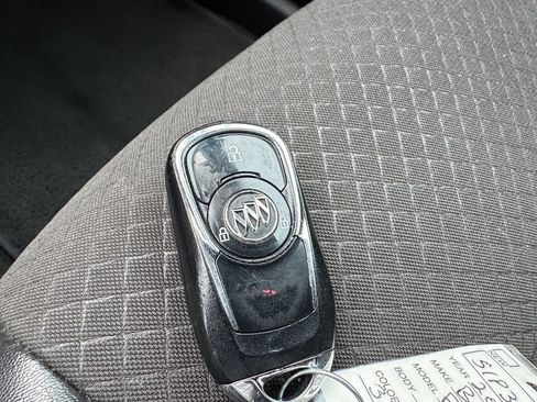 Used 2021 Buick Encore Preferred AWD/4WD image 35
