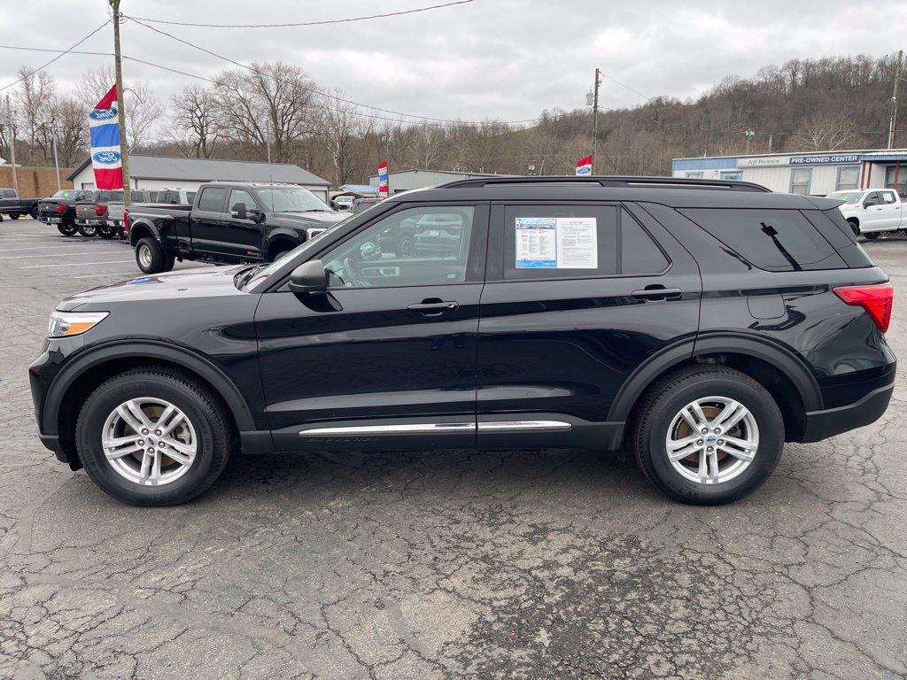 Used 2022 Ford Explorer XLT w/ Equipment Group 202A AWD/4WD image 9