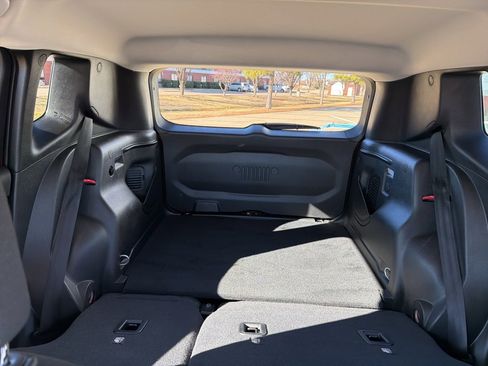 Used 2023 Jeep Renegade Latitude image 31