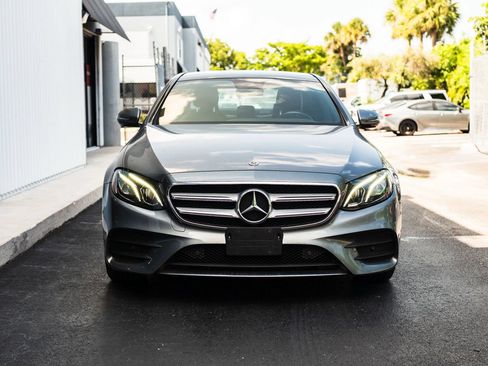 Used 2018 Mercedes-Benz E 300 4MATIC image 2