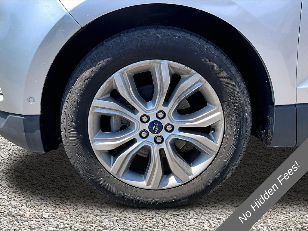 Used 2019 Ford Edge Titanium w/ Equipment Group 301A FWD image 9