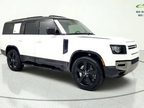 Used 2024 Land Rover Defender 130 X-Dynamic SE AWD/4WD image 1