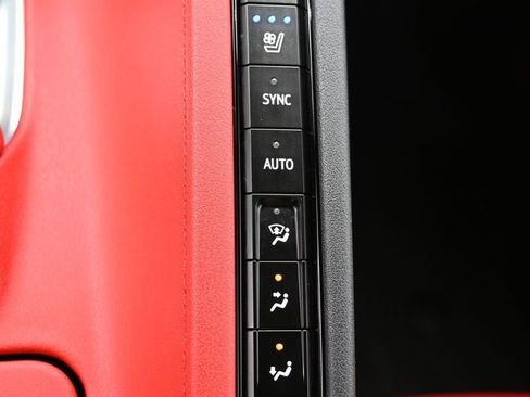 Used 2023 Chevrolet Corvette Stingray Preferred Cpe w/ Z51 Performance Package RWD image 31