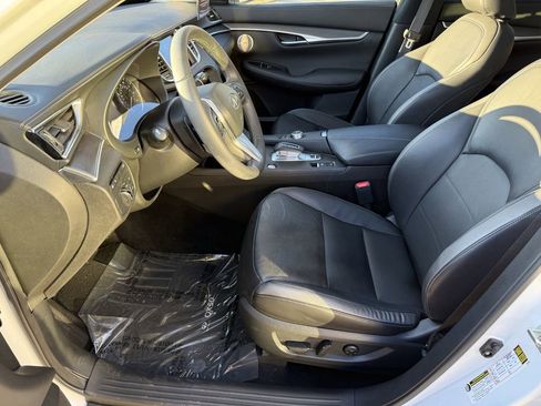 Used 2023 INFINITI QX50 Luxe image 9