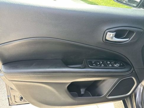 Used 2021 Jeep Compass Latitude AWD/4WD image 8