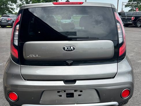 Used 2018 Kia Soul + FWD image 5
