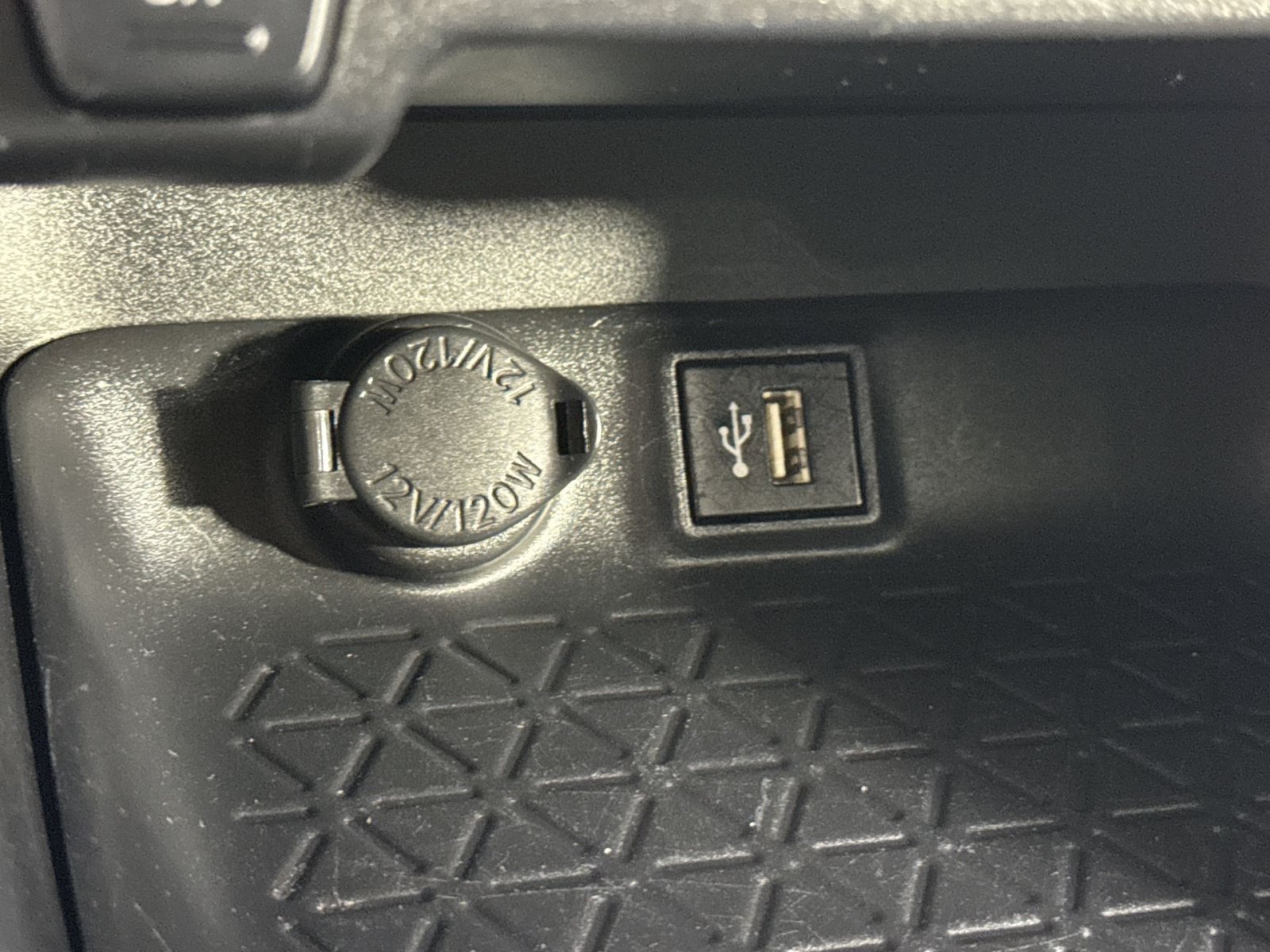Used 2024 Toyota RAV4 LE AWD/4WD image 43