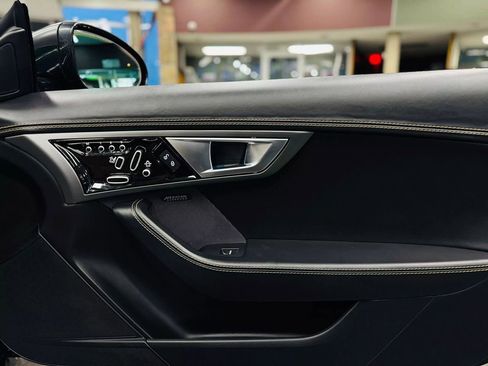 Used 2016 Jaguar F-TYPE R image 37