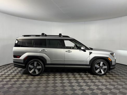 Used 2025 Hyundai Santa Fe Limited FWD image 7