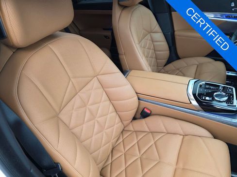 Used 2023 BMW 740i w/ Parking Assistance Package RWD image 28