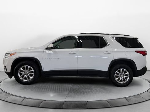 Used 2020 Chevrolet Traverse LT w/ Driver Confidence II Package AWD/4WD image 3