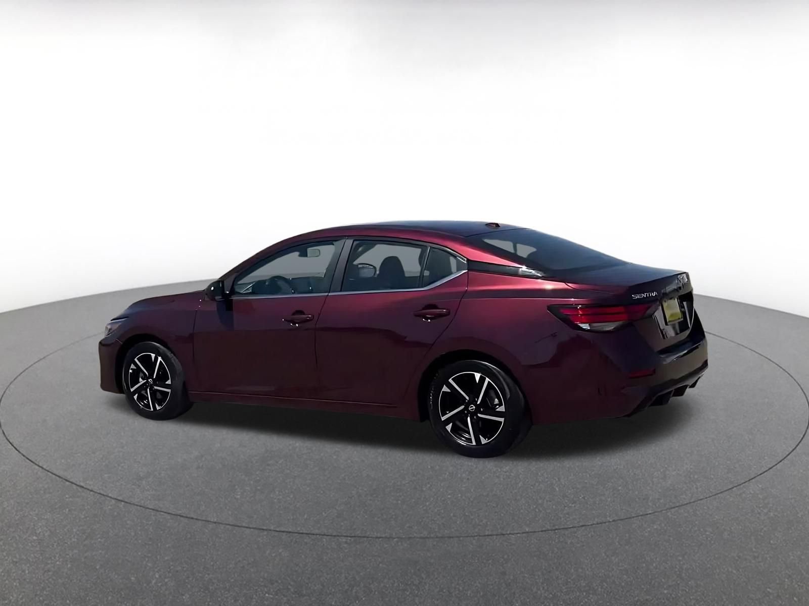 Used 2025 Nissan Sentra SV FWD image 8