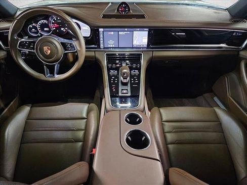 Used 2020 Porsche Panamera RWD image 19