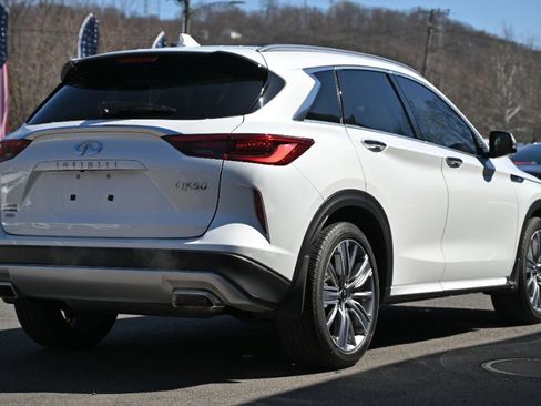 Used 2023 INFINITI QX50 Sensory image 7