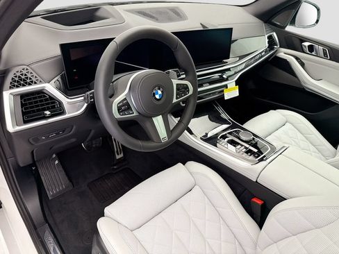 New 2026 BMW X5 xDrive40i w/ M Sport Package AWD/4WD image 9