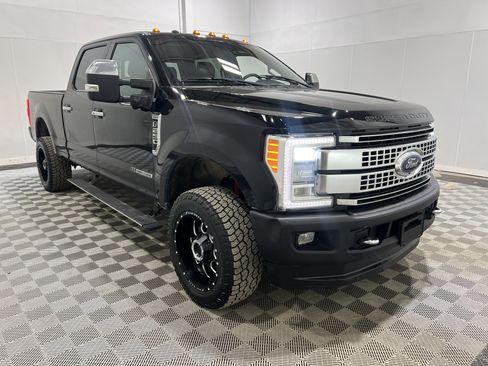 Used 2017 Ford F250 Platinum w/ Platinum Ultimate Package AWD/4WD image 4