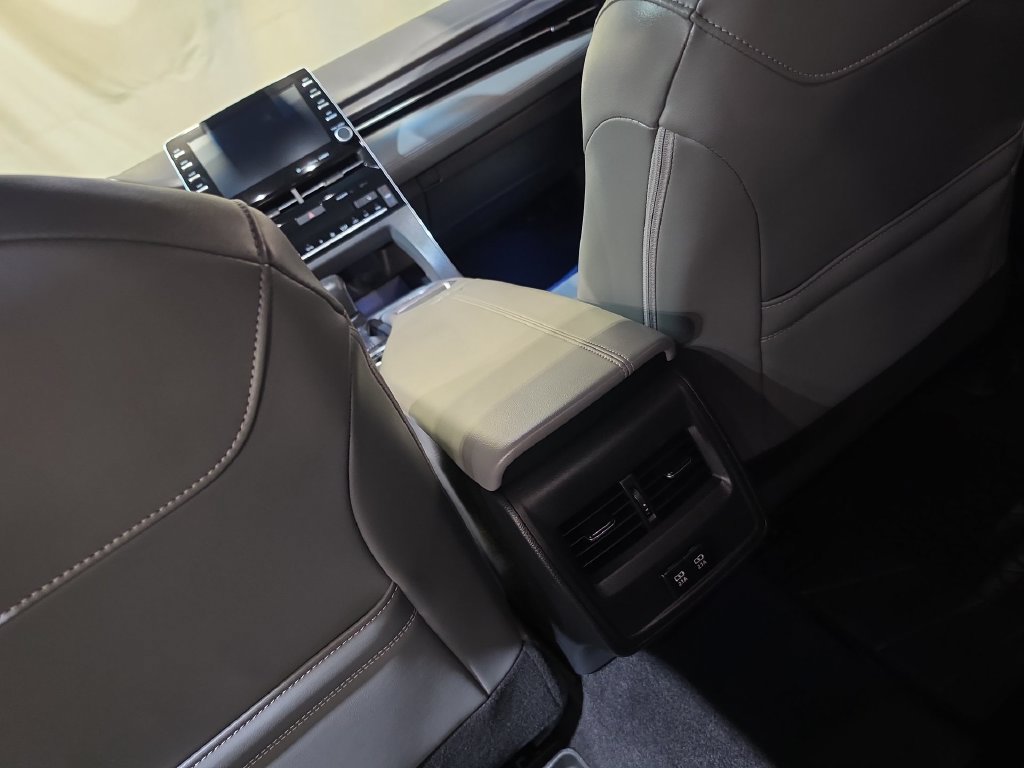 Used 2019 Toyota Avalon XSE w/ All Weather Liner Package FWD image 23
