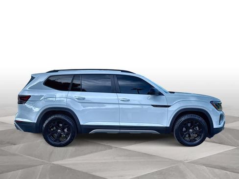 Used 2024 Volkswagen Atlas Peak Edition SE AWD/4WD image 9