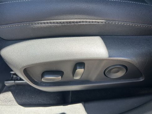 Certified 2025 Chevrolet Equinox LT w/ Convenience Package II FWD image 28