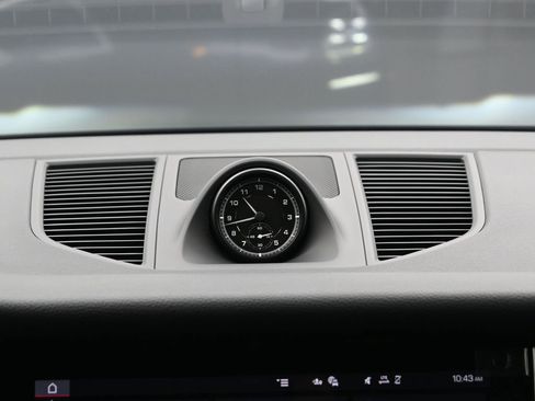 New 2026 Porsche Macan image 22