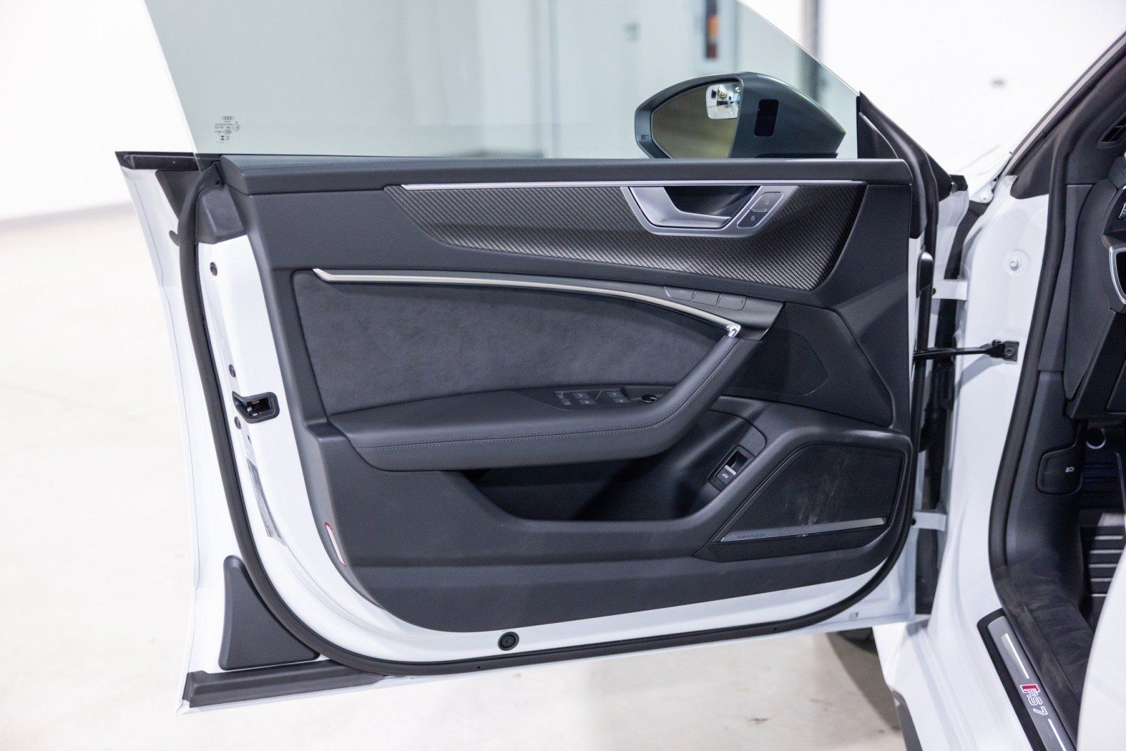 Used 2025 Audi RS 7 Performance w/ Executive Package AWD/4WD image 28