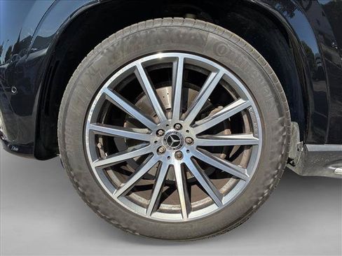 Certified 2025 Mercedes-Benz GLS 580 4MATIC image 9