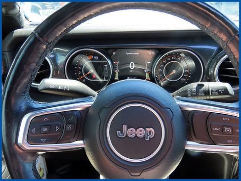 Used 2021 Jeep Wrangler Unlimited Sahara AWD/4WD image 17
