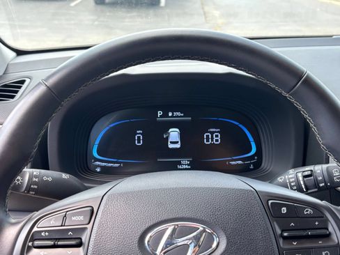 Used 2026 Hyundai Venue SEL FWD image 40