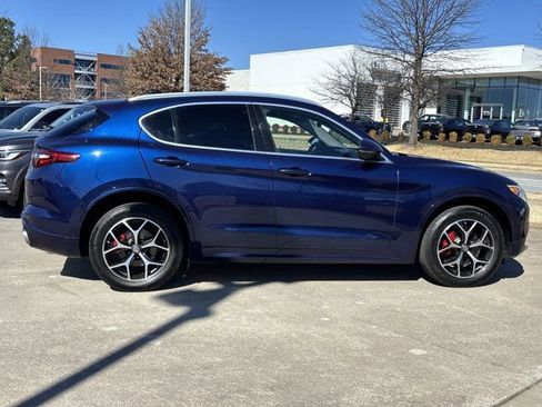 Used 2021 Alfa Romeo Stelvio Ti image 2