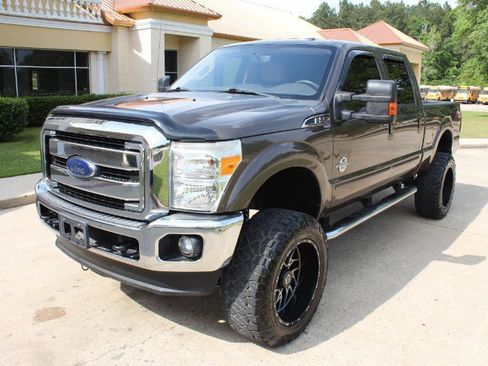 Used 2016 Ford F250 Lariat w/ Lariat Interior Package AWD/4WD image 8
