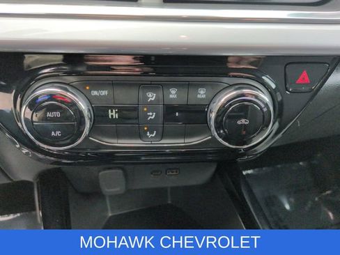 Certified 2024 Chevrolet Trax LT FWD image 18