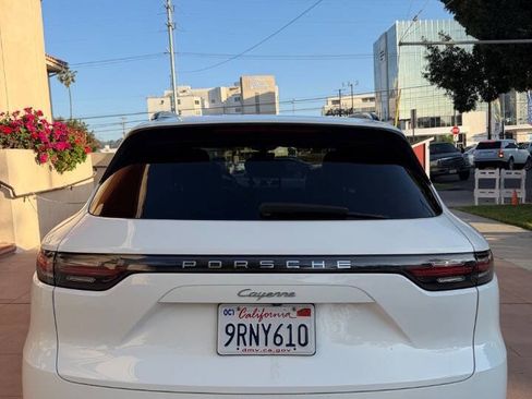 Used 2019 Porsche Cayenne w/ Premium Package image 5