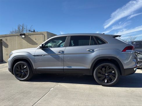 New 2026 Volkswagen Atlas Cross Sport SE image 9