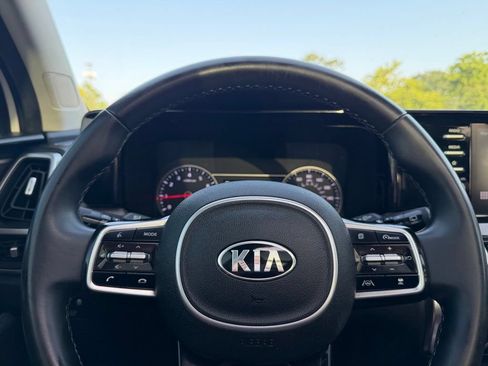 Used 2021 Kia Sorento EX w/ Panoramic Sunroof Package AWD/4WD image 12