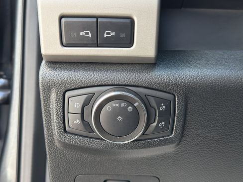 Used 2020 Ford F250 Lariat w/ Lariat Value Package AWD/4WD image 22