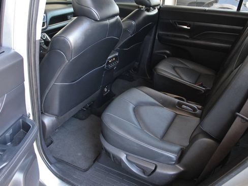 Used 2024 Toyota Grand Highlander FWD image 30