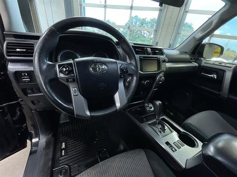 Used 2018 Toyota 4Runner SR5 AWD/4WD image 13