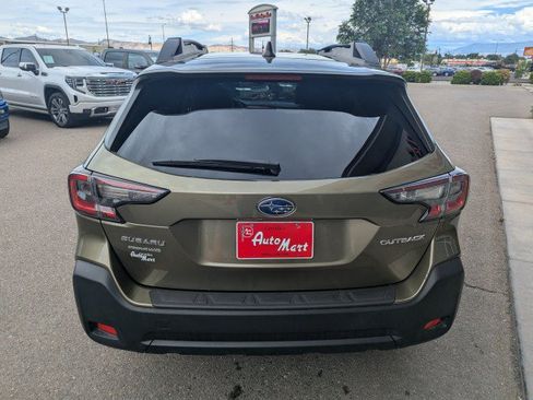 Used 2024 Subaru Outback Premium AWD/4WD image 4