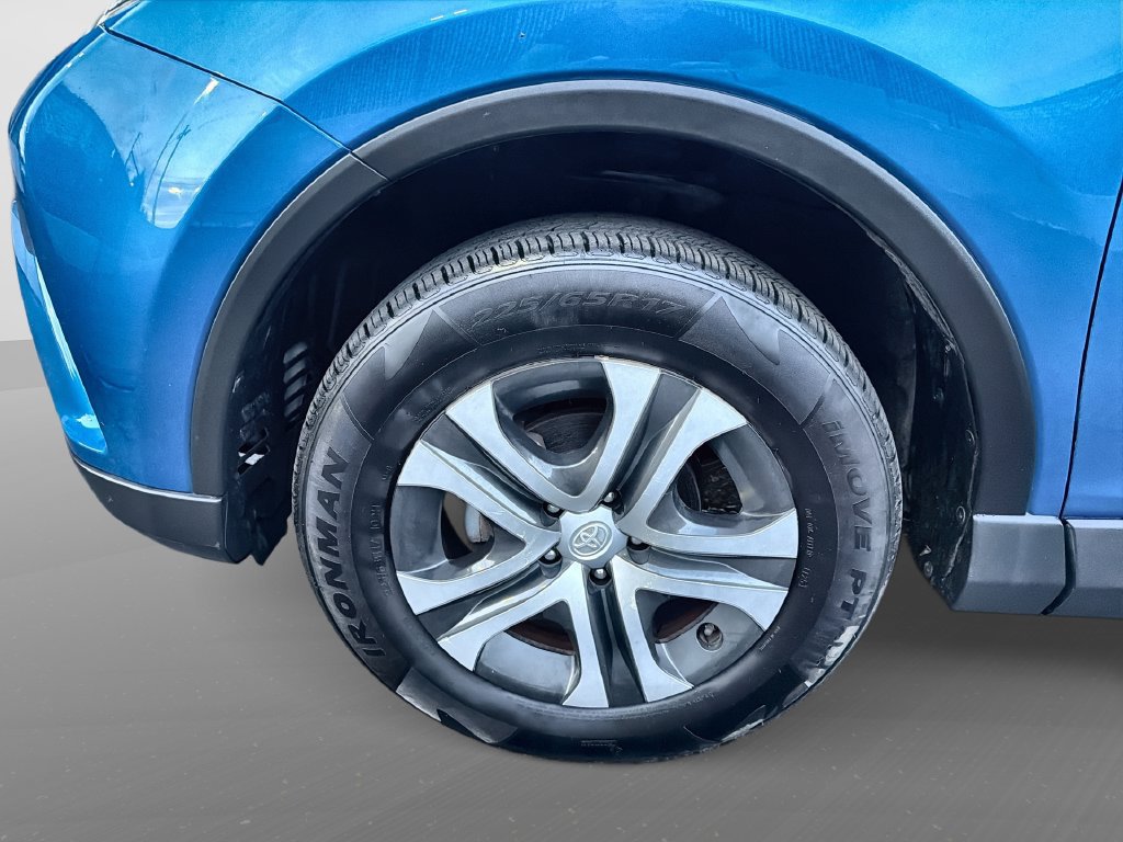 Used 2016 Toyota RAV4 LE FWD image 25