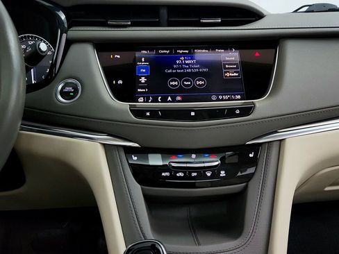 Used 2020 Cadillac XT5 Premium Luxury AWD/4WD image 20
