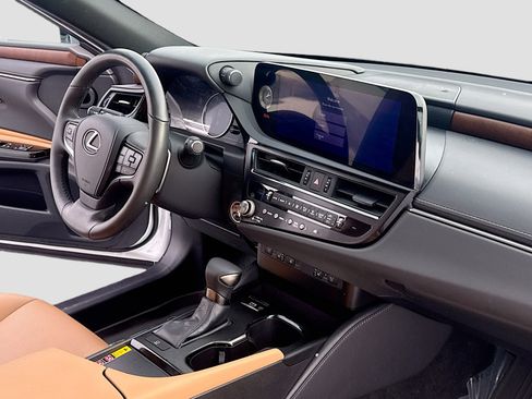 Certified 2023 Lexus ES 250 w/ Premium Package image 5